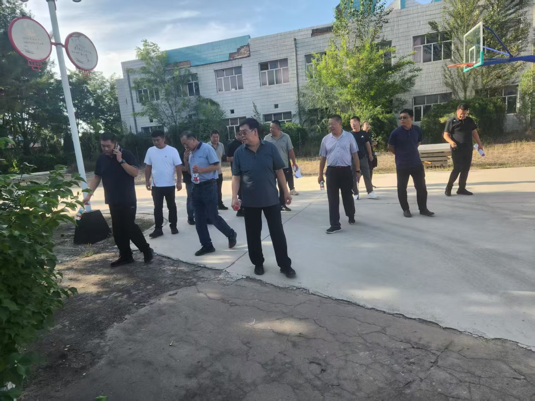 白城市自结纹塑胶跑道混合型塑胶跑道 - 方案